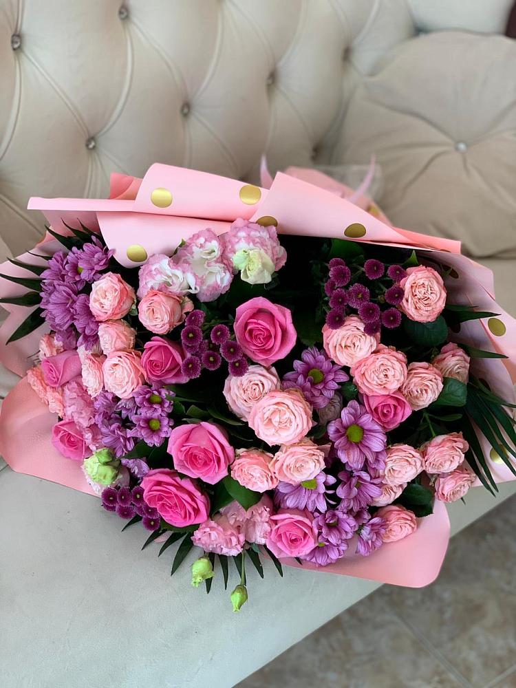 Букет цветов из: Хризантемы, Розы и Лизиантусы в Моргауши