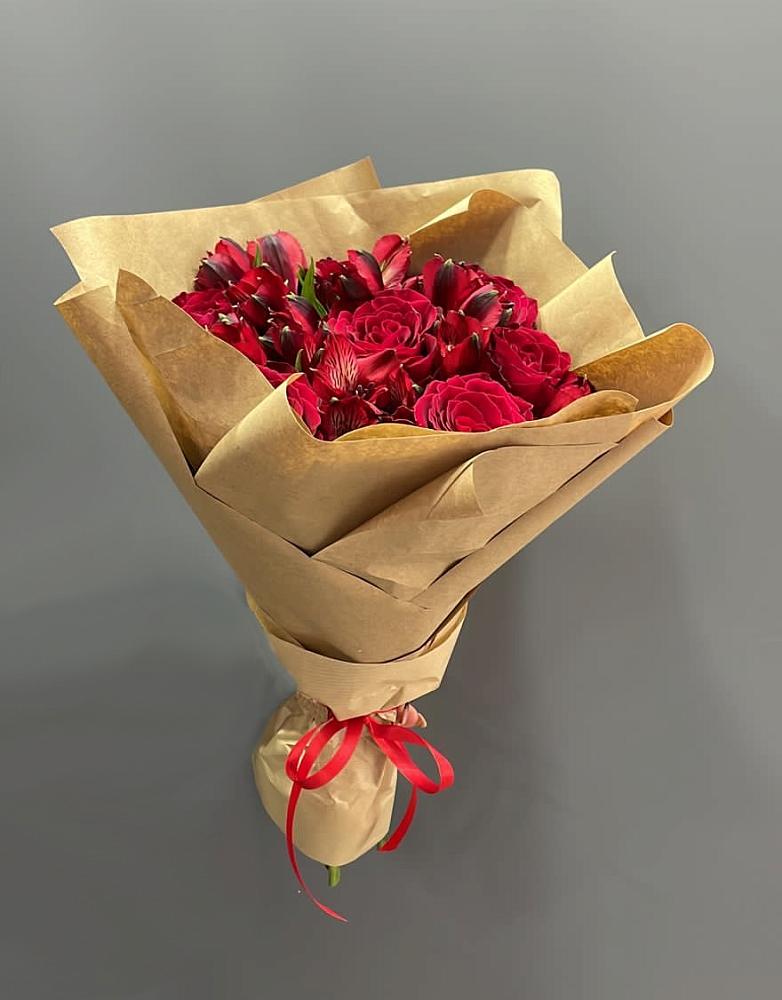 Букет цветов из: Альстромерии и Розы в Моргауши