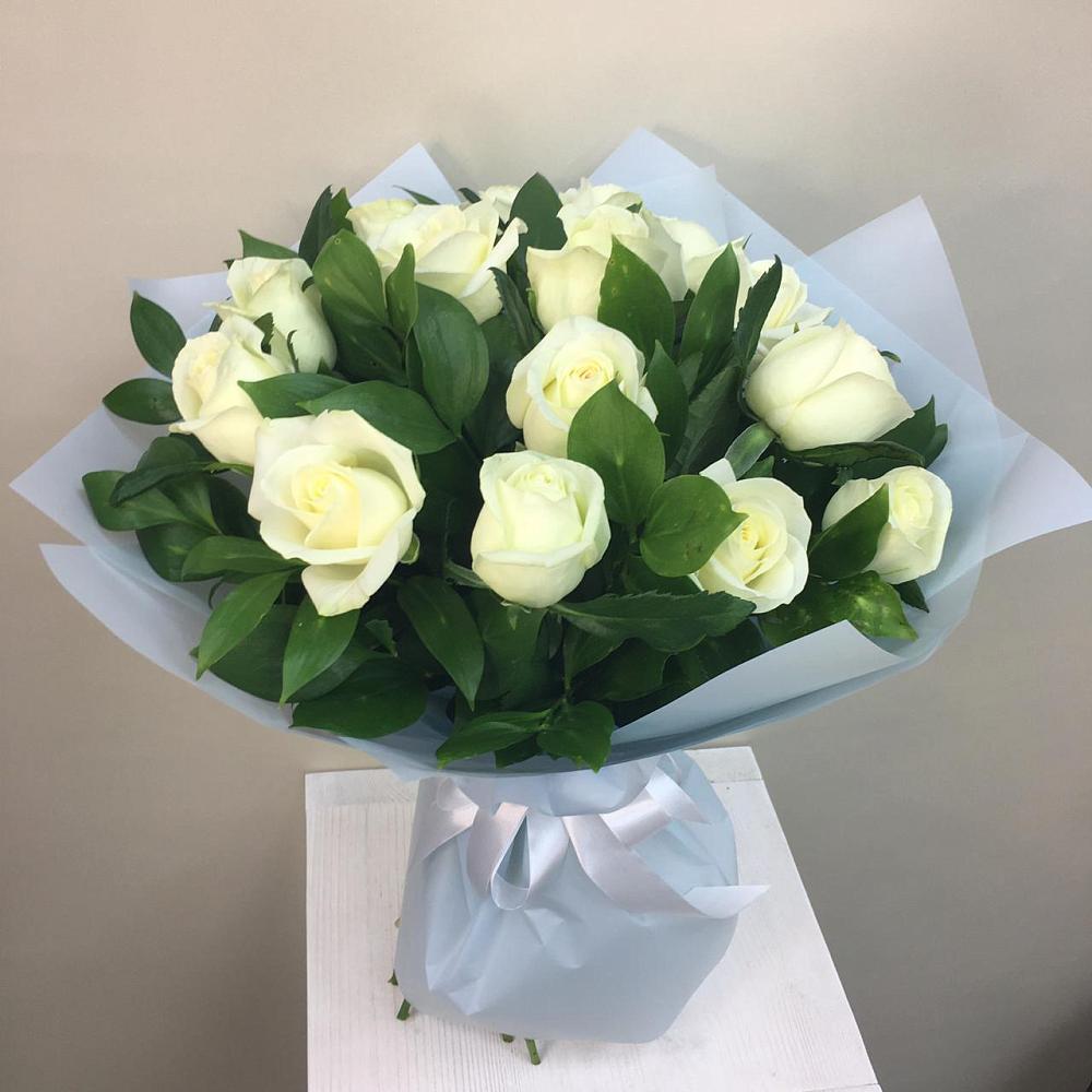 Букет 15 Белых роз Проуд в Моргауши
