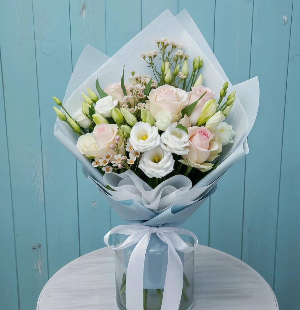 Букет цветов из: Розы и Лизиантусы в Моргауши