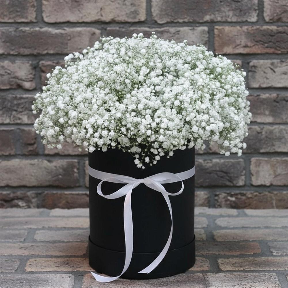 Цветочная композиция из Гипсофила в шляпной коробке в Моргауши