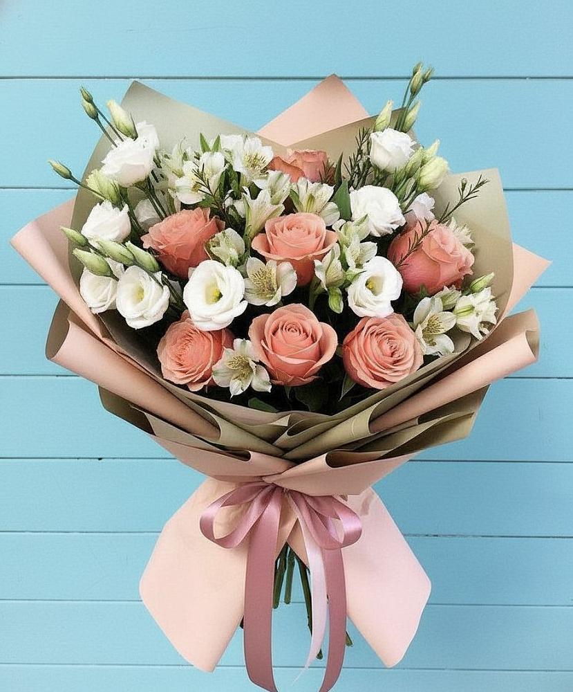 Букет цветов из: Розы, Альстромерии и Лизиантусы в Моргауши