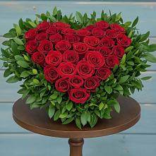 Цветочная композиция из Розы в виде сердца в Моргауши