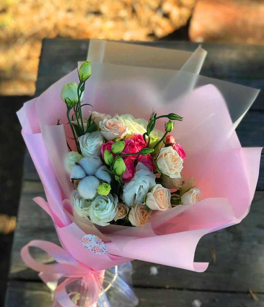 Букет цветов из: Розы и Лизиантусы в Моргауши