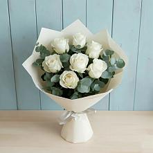 Букет Белые розы в Эвкалипте в Моргауши