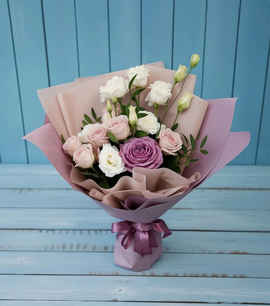 Букет цветов из: Розы и Лизиантусы в Моргауши